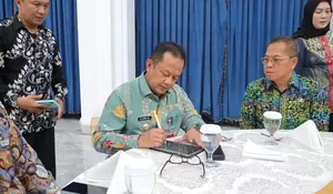 Maksimalkan Penerimaan Daerah di Jawa Barat, Pj Wali Kota Bekasi Dukung Implementasi Kartu Kredit Indonesia
