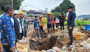 Bima Arya Semprot PT KAI Buntut Tebing Longsor di Jalan Raya Batutulis Bogor