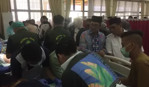 Orang Tua Semringah, Ratusan Anak Ikuti Sunatan Massal Gratis di Kota Bekasi