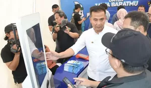 Pj Gubernur Jabar Bey Machmudin Apresiasi Pameran GIIAS Bandung, Minta Libatkan Siswa SMK Otomotif