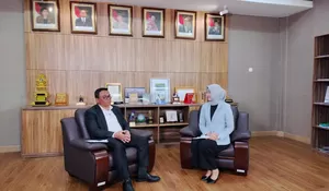 Keluarga Pondasi Awal Budaya Literasi di Era Digital