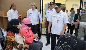Pj Wali Kota Bekasi Gani Muhamad Ontrog 4 Kantor Dinas Pelayanan Masyarakat, Ini Hasilnya