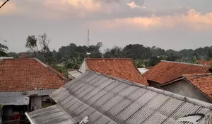 Pasca Gempa, Kades Sukajadi Langsung Tinjau Rumah Warga