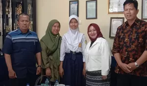 Siswi SMP Negeri 1 Cijeruk Sabet Emas di Kejuaraan Nasional Taekwondo