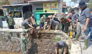 Anitisipasi Banjir di Musim Hujan, Muspika Bojonggede Ajak Warga Besih-bersih