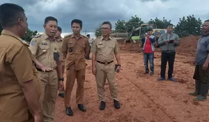 Tinjau Proyek Kantong Parkir Truk Tambang di Parung Panjang, Pj Bupati Bogor Asmawa Tosepu : Akhir Januari 2024 Bisa Digunakan
