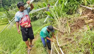 Pabrik Aqua Subang Alirkan Air Bersih untuk Warga