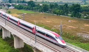 Whoosh Diserbu! 240 Ribu Penumpang Naik Kereta Cepat di Libur Lebaran