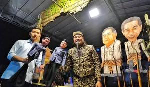 Bertemu Ribuan Warga Brebes Sembari Nonton Wayang, Cawapres 02 Gibran Pastikan PKH, KIS dan KIP Dilanjut