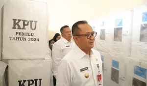Cek Logistik Pemilu 2024 ke 3 Kecamatan, Pj Wali Kota Bekasi Gani Muhamad Minta Ini ke Camat dan Lurah
