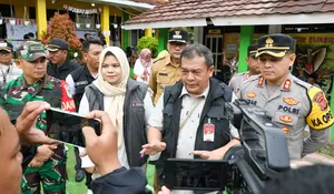 Saat Monitoring Pemilu 2024, Pj Bupati Purwakarta Benni Irwan Dapati TPS Roboh Kena Angin Kencang