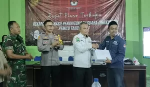 PPK Cariu Bacakan Hasil Akhir Rapat Pleno Rekapitulasi Hasil Penghitungan Suara Pilpres