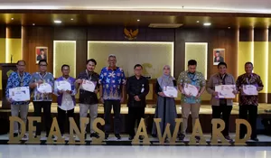 Apresiasi Mahasiswa Berprestasi, FEB Unpak Gelar Dean’s Award 202