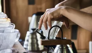 Mau Minum Kopi di Manggarai? Nih Daftar Cafe Cozy yang Dekat dengan Stasiun Manggarai