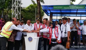 Menhub bareng Pj Wali Kota Bekasi Gani Muhamad Resmikan Biskita Trans Bekasi Patriot