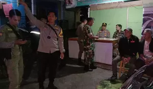 Patroli Kondusifitas Ramadan di Cigombong, Kades Tugu Jaya Bubarkan Pemuda Kumpul-kumpul saat Tengah Malam