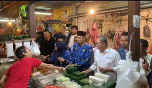 Blusukan ke Pasar Kebon Kembang Bogor, Mendag Zulhas Sebut Harga Beras dan Cabai Turun, Ayam dan Telur Masih Tinggi