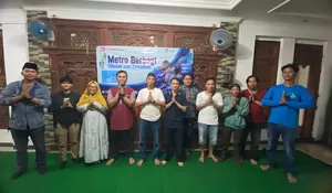Berbagi Kebahagiaan di Bulan Suci Ramadhan, Metropolitan Santuni Puluhan Yatim dan Salurkan Ratusan Paket Bingkisan untuk Warga