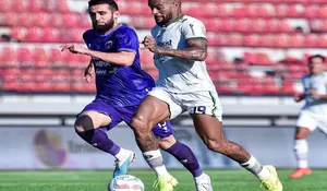 Persib Bandung Hanya Bawa Pulang Satu Poin Dari Markas Persita Tangerang Usai Imbang 3-3 di BRI Liga 1 