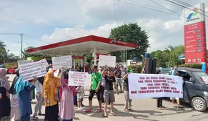 27 Sumur Warga Gunungsindur Diduga Tercemar BBM, Warga Tuntut SPBU Ditutup 