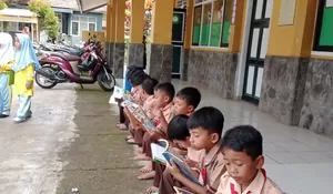 Tingkatkan Minat Baca Generasi Muda, Disipuda Purwakarta Punya Perpustakaan Keliling