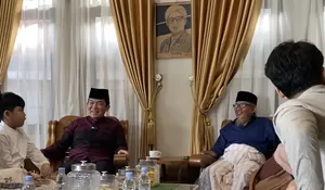 KH Asep Maoshul Affandy Deklarasi Dukung Penuh Dokter Rayendra Maju Pilwalkot Kota Bogor