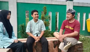 Guru SMAN 1 Cijeruk Sutan Andika Ajak Siswa Bebersih Sungai lewat Gerakan Cisadane Resik