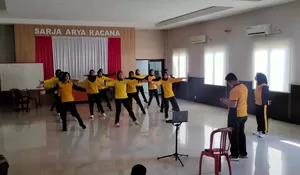 Jelang Lomba Tingkat Jabar, Polwan Polres Purwakarta Latihan Senam Lalu Lintas