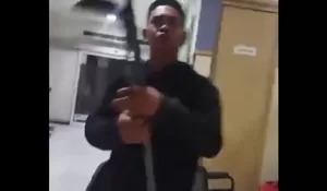 Ngamuk! Seorang Pria Todong dan Ayunkan Celurit di Rumah Sakit Pantiwilasa Semarang Minta Diperiksa Dokter