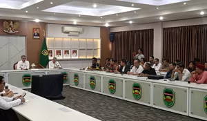 Dianggap Bodong, Warga Sukatani Desak Pemkab Purwakarta Hentikan Aktivitas Pembangunan Gedung Universitas Kartamulia