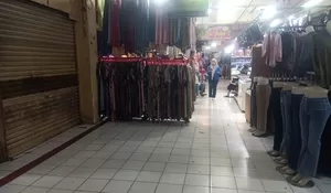 Sepi Pembeli, Pedagang Pasar Cikampek Banyak yang Gulung Tikar