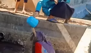 Ketahuan Pacaran, Santri Perempuan di Jatim Disiram Air Got Sebagai Hukuman