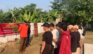 Lewat Bakti Sosial, PPK Karawang Barat Lakukan Sosialisasi Pilkada Karawang 2024