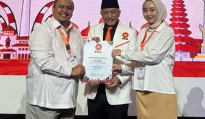 Resmi! DPP PKS Berikan SK Pasangan Atang-Annida Maju di Pilkada 2024 Kota Bogor