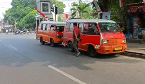 Angkot di Purwakarta Kian Sepi Penumpang, Sopir Angkot : Gegara Pelajar Bawa Kendaraan Sendiri dan Transportasi Online