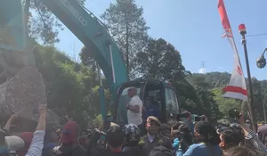 Protes Resto Asep Stroberi tak Dibongkar, Pedagang Puncak Bogor: Eweuh Kawani!