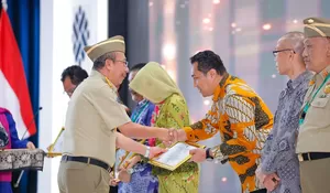 Komitmen Tanggulangi Tuberkulosis di Tempat Kerja, Otsuka Diganjar Penghargaan dari Kemnaker RI