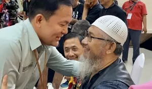 Meski Tak Lagi Bersama, Dokter Rayendra Cium Tangan Diani Budiarto