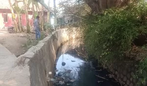 Pelebaran Saluran Irigasi di Desa Cikampek Timur Karawang Jadi Polemik, Warga Khawatir Banjir Jadi Tambah Parah