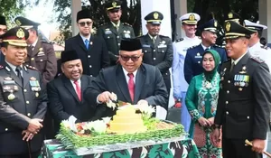 HUT TNI ke-79 di Sukabumi, Panglima Ajak Keluarga Besar TNI Apresiasi Kepemimpinan Jokowi Selama 10 Tahun