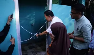 5 Tahun Terbengkalai, Dokter Rayendra-Eka Maulana Renovasi dan Resmikan MCK di Cipaku Bogor