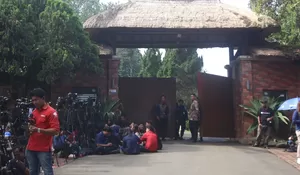 Hingga Tengah Hari, Kediaman Prabowo di Hambalang Masih Tertutup, Pembekalan Calon Menteri Diagendakan hingga Sore