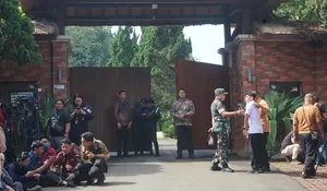 Hingga Sore Hari, Calon Menteri Belum Juga Keluar dari Kediaman Prabowo di Hambalang