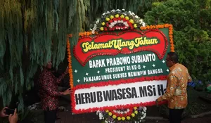 Di Tengah Pembekalan Calon Menteri, Karangan Bunga Selamat Ulang Tahun Prabowo Mulai Berdatangan di Hambalang