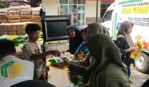 Tiga Ton Beras hingga Ratusan Liter Minyak Goreng Dijual Murah di GPM Cibinong
