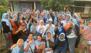 Dicurhat Warga Loji Khawatir Longsor, Dedie A Rachim Janji Bakal Lakukan Penataan Bantaran Sungai