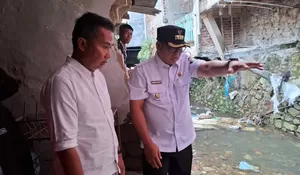 Tinjau Lokasi Bencana di Sukabumi, Pj Gubernur Jabar Prioritaskan Bantuan Makanan dan Pakaian bagi Korban