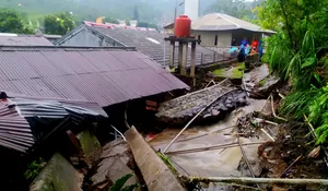 Kawasan Puncak Bogor Diterjang Banjir, Warga Mengungsi, Kerusakan di Mana-mana