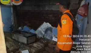 Kamar Tidur Ambruk, Dua Keluarga di Ciawi Ngungsi ke Tetangga