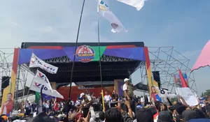 Hadiri Kampanye Akbar, Sayyid Seif Alwi Doakan Aep Maslani Menang Pilkada Karawang 2024